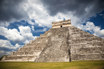 Chichen Itza, mayan pyramid in Yucatan, Mexico