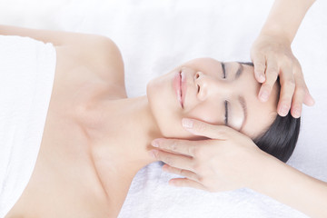 エステイメージ　若い女性