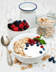 breakfast with fresh berries