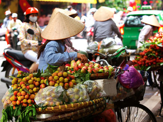 Street vendors, Vietnam - obrazy, fototapety, plakaty