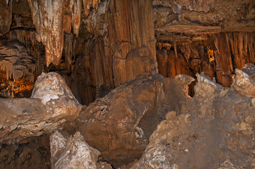 The Fabulous Luray Caverns in Virginia USA. Visitors by the millions have made Luray Caverns the most popular caverns in Eastern America
