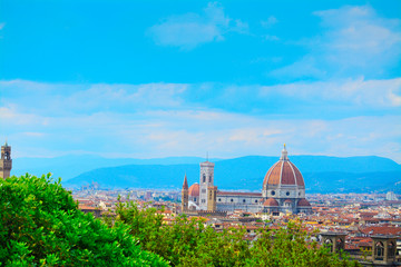 Fototapeta na wymiar Santa Maria del Fiore in Florence on a clear springtime day