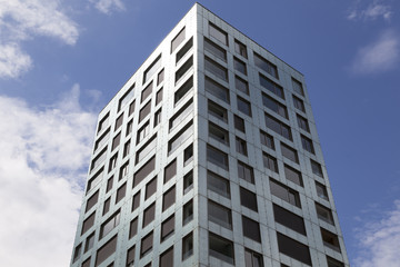 Obraz premium Fassade eines modernen Wohngebäudes