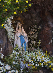 Beautiful statue of praying Maria