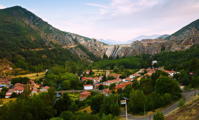 Fototapeta na wymiar Barrios de Luna with dam. Leon, Spain