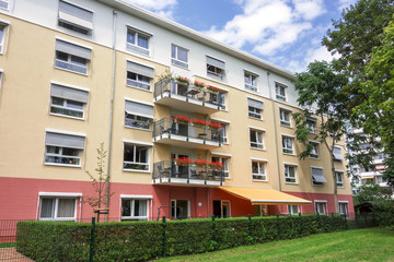 Sanierter Plattenbau