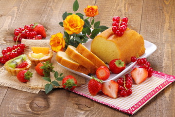 Plum cake e frutti rossi 