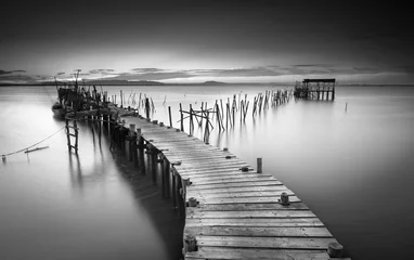 Foto op Plexiglas Een rustige oude pier © Henrique Silva