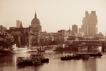 Fototapeta na wymiar London cityscape