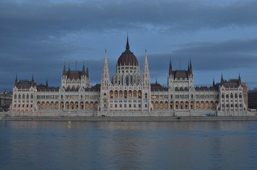 Fototapeta na wymiar Parliament of Budapest, evening view 