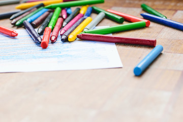 Obraz premium old crayons for painting