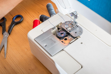 sewing machine 