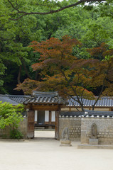 Fototapeta na wymiar Changdeokgung Palace in Seoul, South Korea..
