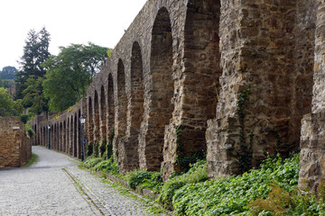 Fototapeta na wymiar historische Stadtmauer