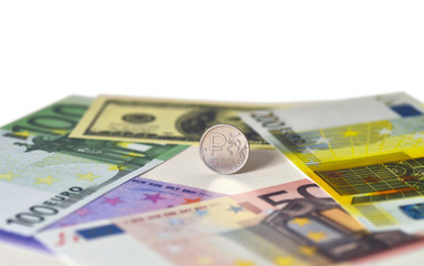 Рубль в окружении валют