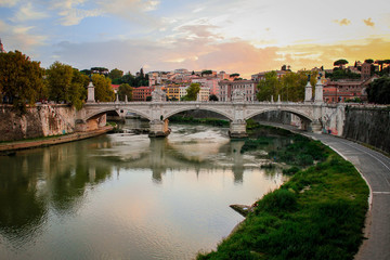 Obraz premium Fiume Tevere, Ponte Vittorio Emanuele II, Roma