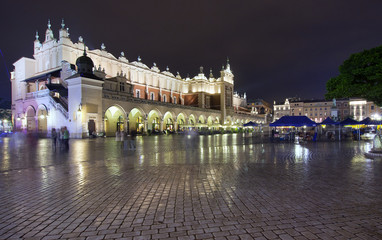 Kraków Sukiennice nocą