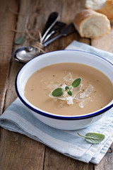 Roasted garlick and bean soup