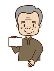 カードを提示するシニア男性