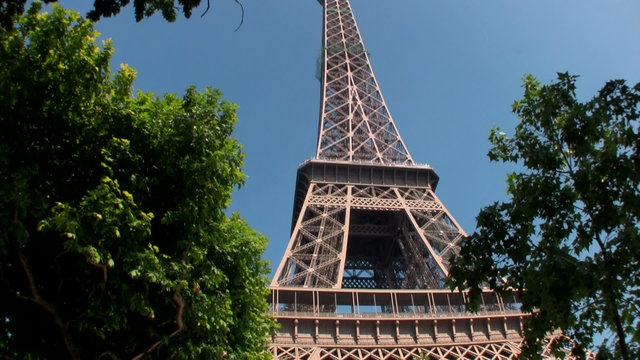 Handheld tilt up to Eiffel Tower, paris.