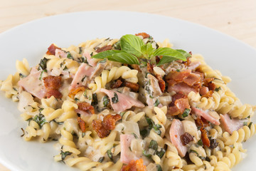 penne pasta with cream sauce