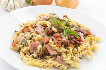 penne pasta with cream sauce