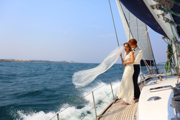 honeymoon sailing - 91813892