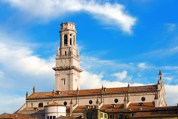 Obraz premium Verona Cathedral - Veneto Italy / Detail of the Verona Cathedral in Romanesque style (1187 - UNESCO world heritage site) - Santa Maria Matricolare - Verona, Veneto Italy
