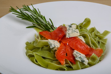 Pasta with salmon and blue cheese
