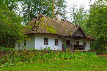 Fototapeta na wymiar old traditional village house in a forest, ukraune
