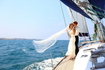 honeymoon sailing - 91828065