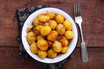 fried potatoes with bacon