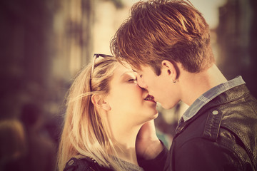 Fototapeta premium Urban couple outdoors.