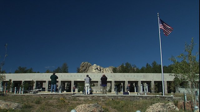 WS of Mt. Rushmore Memorial, slow ZM in.