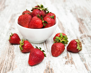 Bowl with strawberries
