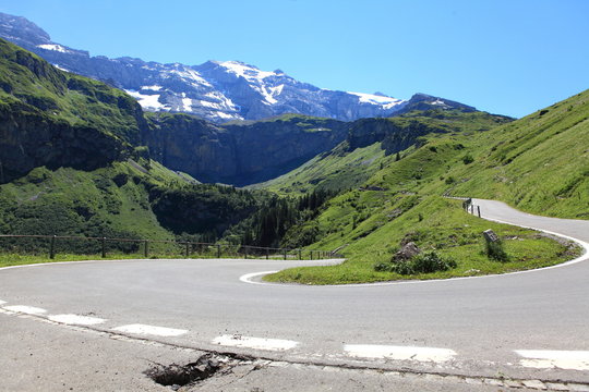 Serpantinen am Klausenpass