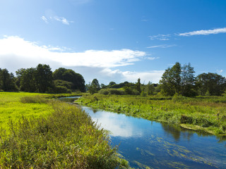 Landschaft mit Fluss Eider bei Kiel