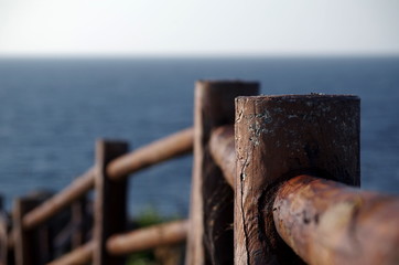 Zaun am Meer in Japan