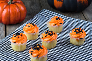 Halloween cupcakes.