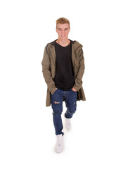 Teenager mit Mantel