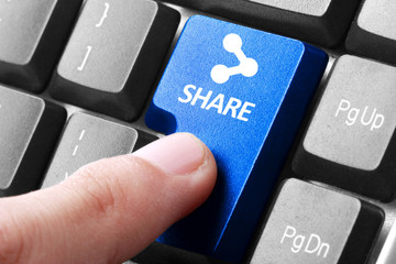 hand press share button on keyboard