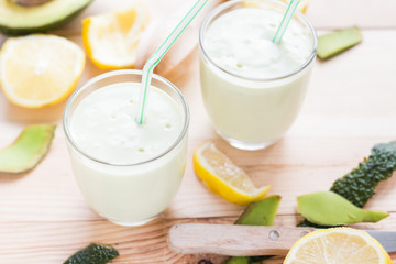 Obraz na płótnie Canvas Yoghurt cocktail avocado lemon honey