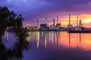 Obraz na płótnie Canvas Oil refinery industry plant