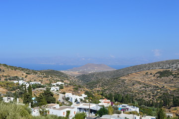 Vue sur Naxos, depuis le centre de Paros