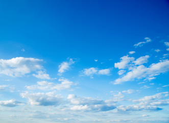 Obraz premium blue sky background with white clouds