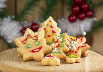  Christmas cookies and spruce branches