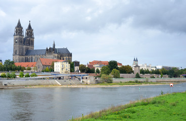 Fototapeta na wymiar Magdeburg Panorama