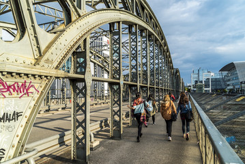 Münchner Hackerbrücke aus Schmiedeeisen