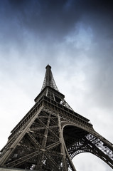 Obraz na płótnie Canvas Dark sky on the Eiffel Tower, Paris