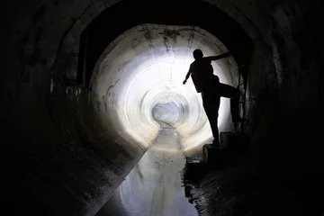 Cercles muraux Tunnel Свет в конце тоннеля